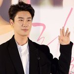 가수 산이, 중국 출신 女가수 주거 침입 혐의로 피소