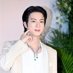 <b>방탄소년단</b> 진, 17일 '웬디의 영스트리트' 생방송 출격 [공식]