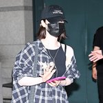 카리나, 진짜 <b>민낯</b>은 이런 느낌‥어깨 한 쪽 내리고 글래머 인증까지