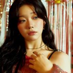 슈화∙해원 다음은 '예능 대세' 츠키…'워크돌' 시즌4 <b>MC</b> 낙점