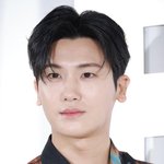 [드루와] [단독]'<b>FA</b>' 박형식, 1인 기획사 설립…오랜 매니저와...