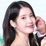 무려 700만..아이유 "동네사람들! 저도 팬 커뮤니티 생겼어요"