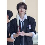 로즈데이라고 팬들에게 <b>장미꽃</b> 준 남돌 실존