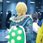 취향 확실해 보이는 남돌의 출근길 가방