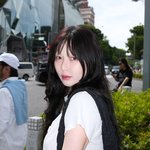 현아, 눈썹 실종 달라보이는 인상..용준형과 데이트