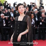 김고은, 노출 없이 뽐낸 <b>고풍</b>美…칸 레드카펫 10년만 귀환