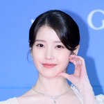 '애순이' 말고 아이유, 8년 만에 돌아온 '꽃갈피' 콘셉트 포토...