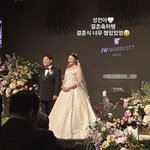 임성언, 듬직한 '사업가' 신랑 옆 <b>미소</b> 만개…"결혼 축하해"