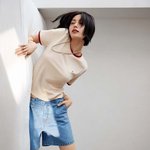 나나, 말라도 너무 말랐네…<b>도발</b>적 포즈로 한줌 허리 자랑