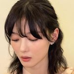 물빛 결+청초 눈빛”…김유정, 조용한 봄날→고요한 아우라