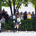 봐도 러블리한 팬서비스’ (웬디의 영스트리트 출근길) [<b>HD</b>포토]