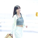 [사진]기은세 출국, '<b>미소</b> 머금고'