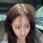 '사모펀드 <b>전무</b>' 효민, 결혼이 적성에 맞나…새댁 미모 물올랐네