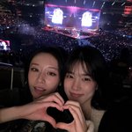 '황재균과 이혼' 지연, 美 콘서트 데이트…꽁냥한 투샷