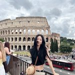 한예슬, 10살 연하 남편이 찍어줬나…개미허리 훤히 드러낸 패션