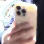 이거 아이폰 <b>몇인지</b> 아는 사람