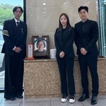 '코요태' 김종민·<b>신지</b>, 빽가 모친상 끝까지 함께…“밝게 웃던 모습...