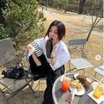 박하선, 웃긴 표정 지어도 <b>마냥</b> 러블리..세련된 명품룩