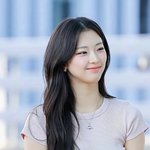 여성스러운 드레스로 하트를 훔치는 <b>루카</b> 베이비몬스터