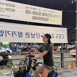 48세' 김희선, 전기자전거로도 뽐내는 각선미