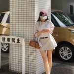 이솔이, 면 재질 미니스커트도 소녀처럼 찰떡 소화