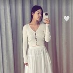 한지혜, 검사 남편 깜짝 놀라겠네..<b>단추</b> 벌어진 카디건 패션