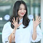 [<b>MD</b>포토] 신민아 '팬이 웃게 만드네'