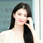 [현장포토] "예뻐도 너무 예뻐"…한소희, <b>하트</b> 시그널