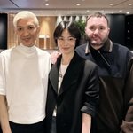 '결혼식→미팅 참석' 송혜교, 바쁘다 바빠 현대사회...'얼굴은 <b>소멸</b>...