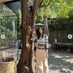 이주연, <b>크롭</b>티 입고 개미허리 자랑..명품백으로 포인트