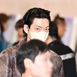 [현장포토] "눈빛으로 <b>올킬</b>"…신민아 김우빈, 카리스마 출국