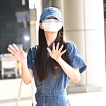 [현장포토] "아침부터, 럭키<b>비키</b>"…장원영, 해맑은 출국
