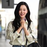 공항이 <b>들썩</b>… 김지원, 꾸안꾸 넘은 역대급 여신 미모!