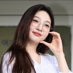 레드벨벳 크러쉬 조이, 러블리한 볼하트 [포토엔<b>HD</b>]