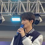 <b>마크</b> 무슨일이야?