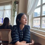 유이, <b>볼살</b> 쪽 빠져 반쪽이네..날렵 턱선까지 가냘파