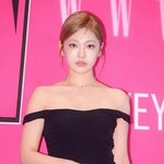 <b>닝닝</b> 살 진짜 많이 빠졌다