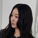 “렌즈 낀 변화에 <b>미묘</b>한 떨림”…김사랑, 봄날의 기분전환→청초한...