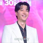 이동건, <b>청담동</b> 데이트 목격담…"미모의 여성과 애정행각"