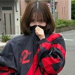 카리나, '2번 지지' 논란 속 70만 원 넘는 그 옷은 이미 품절