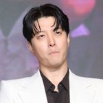 이동건, 미모 여성과 <b>청담동</b> 데이트에 '이혼 5년만의 열애설'…소속사...