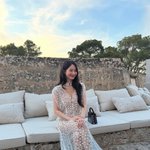 ‘여신의 품격’ 신민아, 드레스+<b>미소</b>까지 완벽