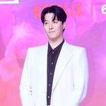 이동건, 이혼 5년 만에 열애설 "주변 의식 안 하고 데이트 즐겨"...
