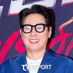 윤종신, <b>사전</b>투표 인증…"꾹 누르고 하루 시작" [RE:스타]