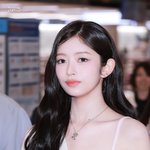 진심 못 알아볼 뻔한 레이 드레스 자태