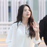 [포토] 신시아, 예쁜 <b>손인사</b>