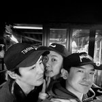 "<b>반쪽</b>이지만"…신화 이민우·전진·앤디 '싢복절' 10주년 자축