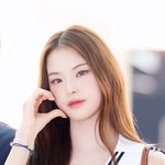 [현장포토] "<b>무심</b>한 듯, 콕!"...마이, 시크한 볼하트