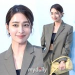 준후가 보면 '깜놀할 <b>반전</b> 복근'…이민정, 클래식 수트+명품백으로...