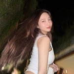 '크러쉬' 조이, 또 달라진 분위기…<b>짝눈</b> 그대로네, 상큼하게 돌아왔다